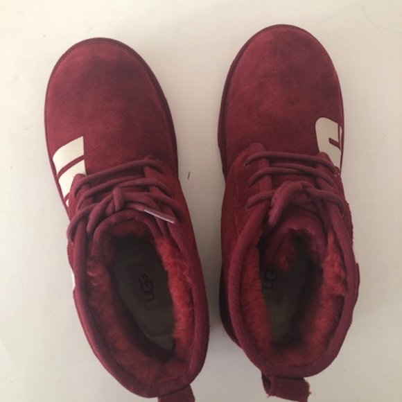 UGG Neumel Suede Leather Red Chopd Split Chukka Boot. Size: 7, 8 - Picture 6 of 14